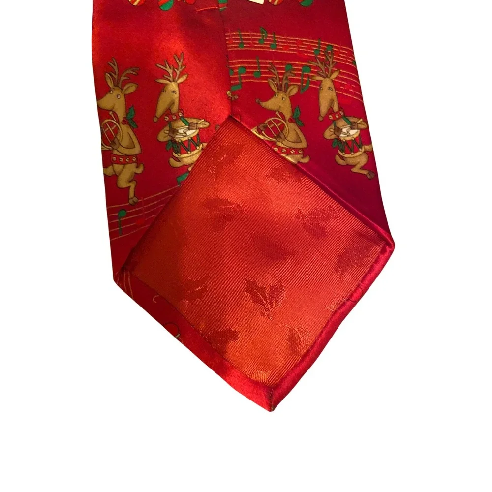 Hallmark Holiday Traditions Mens Red Silk Musical Reindeer‎ Christmas Tie NWT